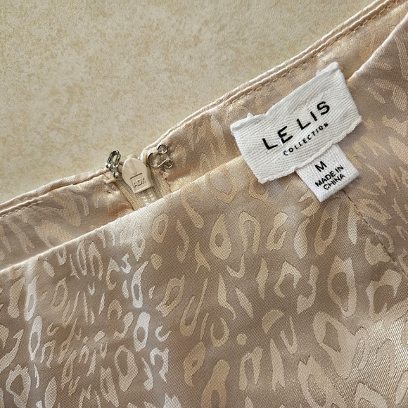 LELIS COLLECTION cream cheetah silk mini skirt size medium - Picture 2 of 4